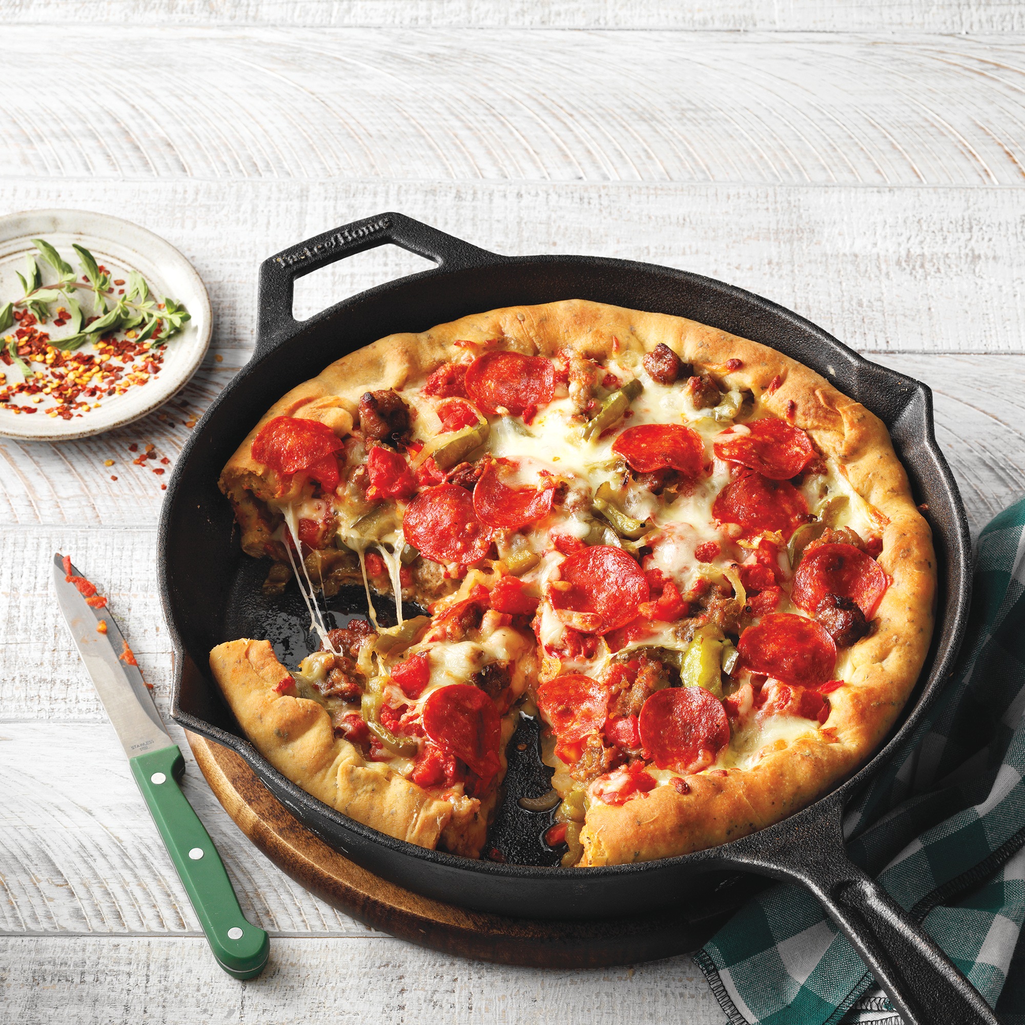 Taste of Home 10" Pre-Seasoned Cast Iron Skillet 8 Taste of Home 10" Pre-Seasoned Cast Iron Skillet