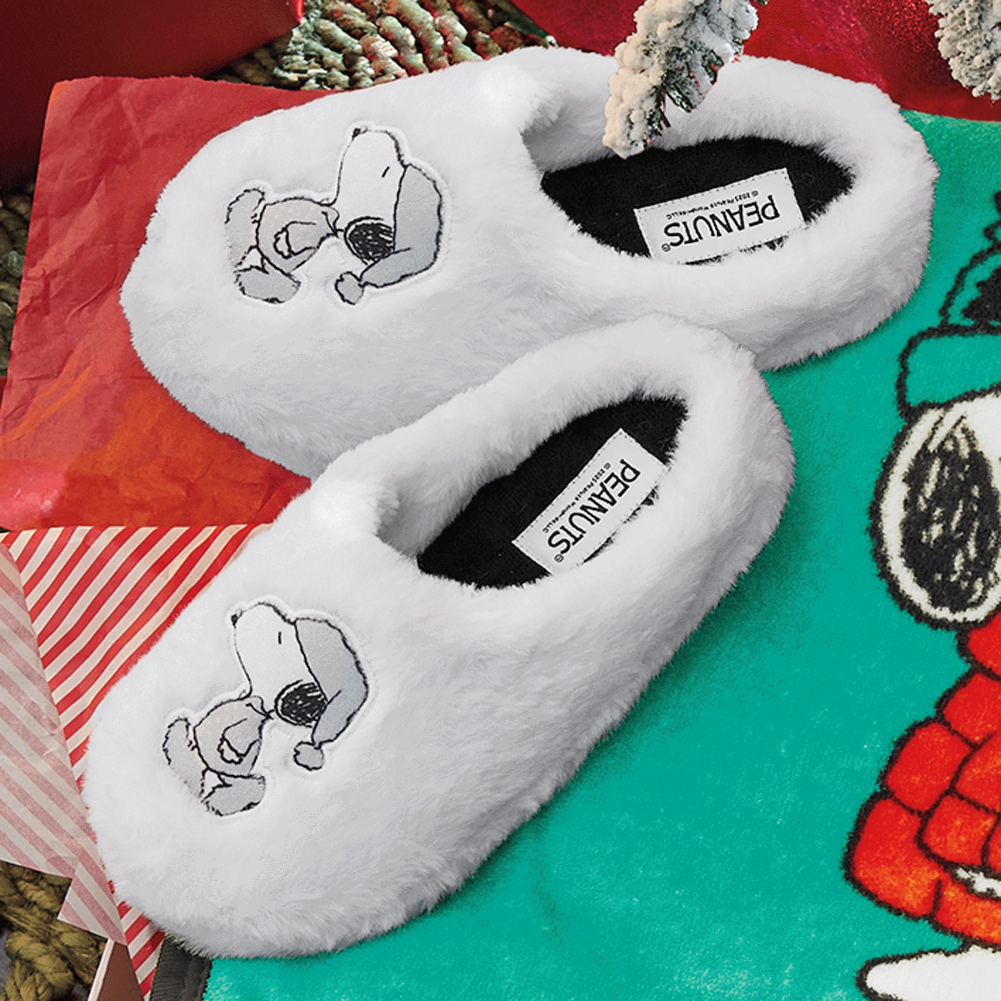 Peanuts Snoopy Slipper