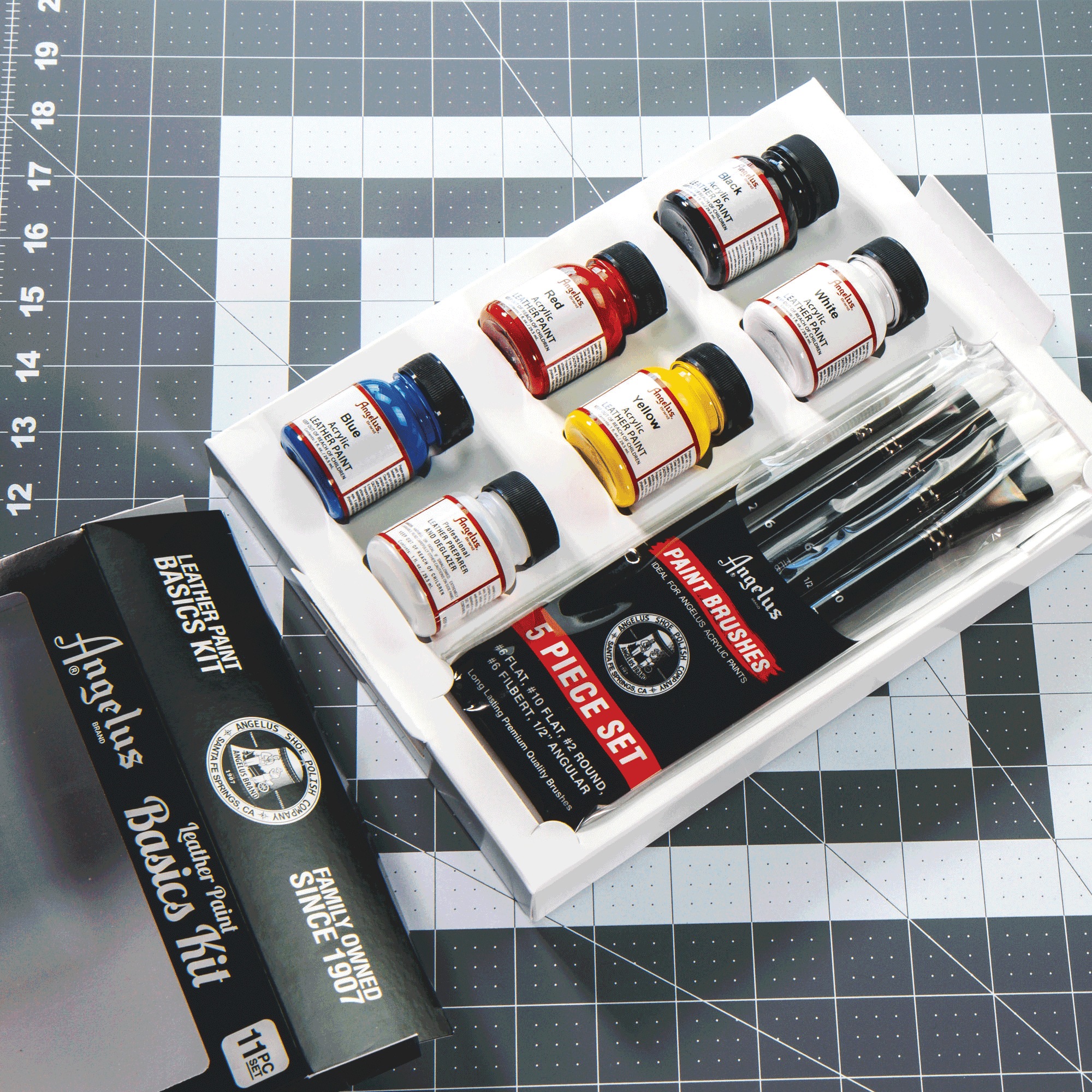 Angelus 11-Piece Acrylic Leather Paint Basics Kit