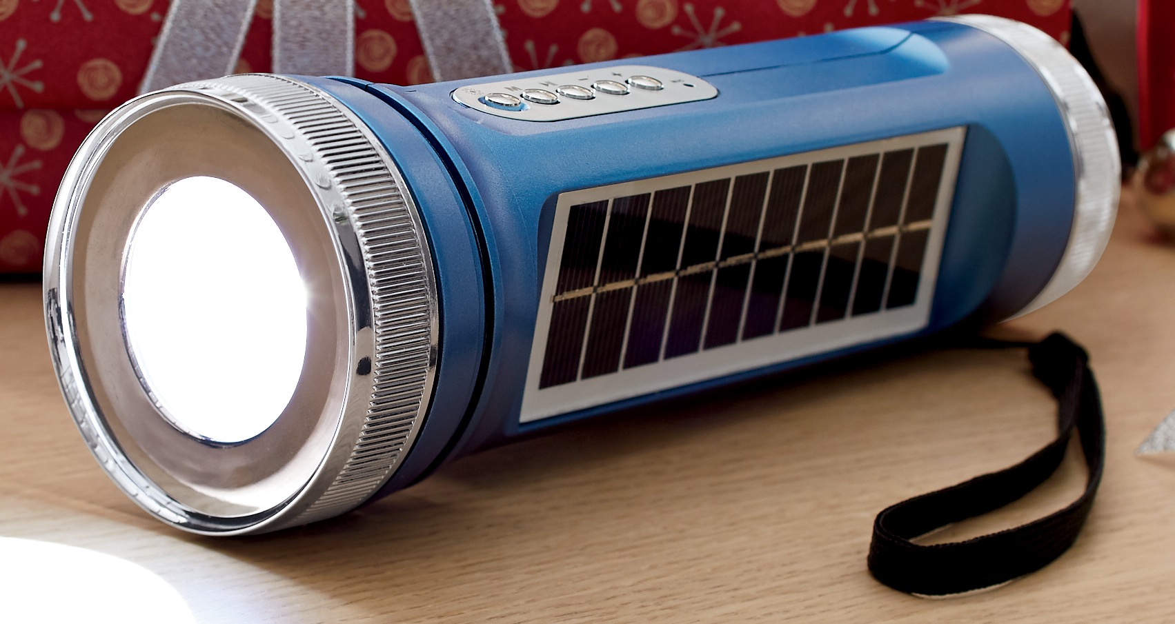 Flashlight Radio with Solar Power