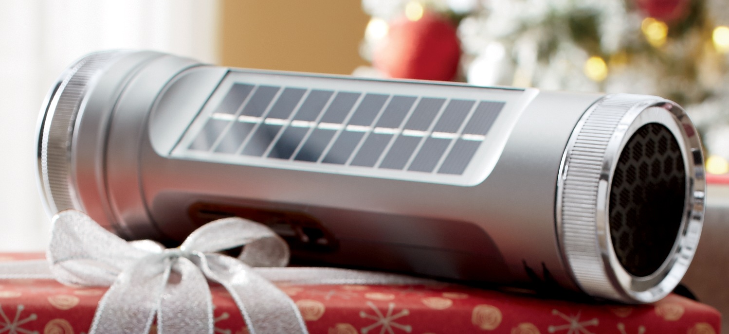 Flashlight Radio with Solar Power 3 Flashlight Radio with Solar Power