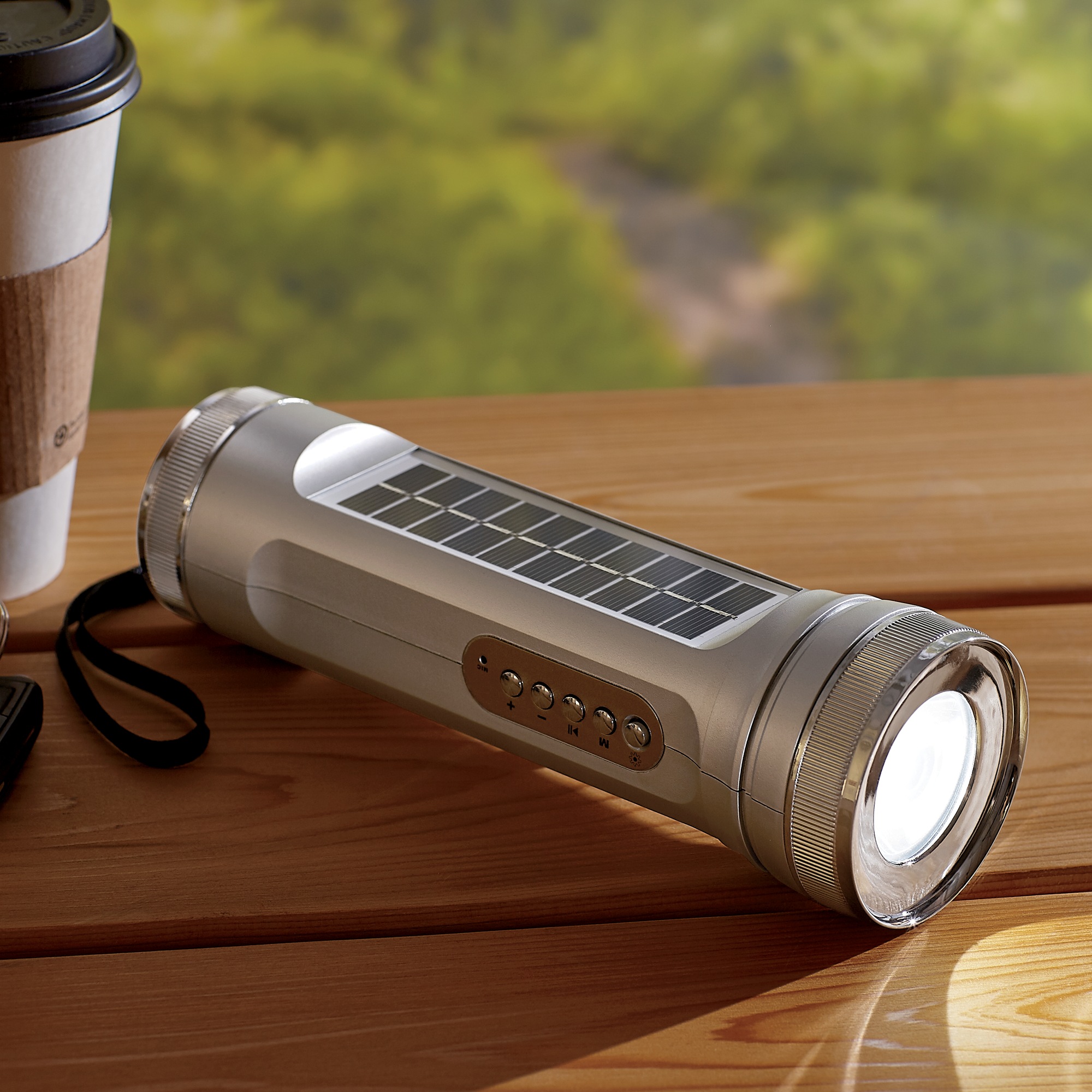 Flashlight Radio with Solar Power 4 Flashlight Radio with Solar Power