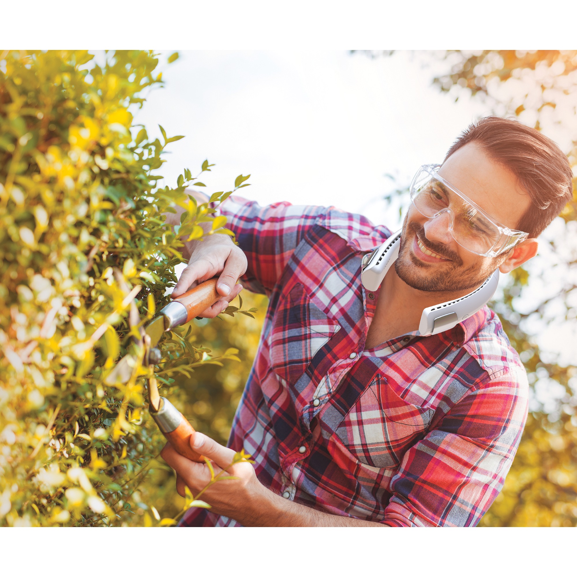 Arctic Air Freedom Touch Wearable Air Cooler 5 Arctic Air Freedom Touch Wearable Air Cooler