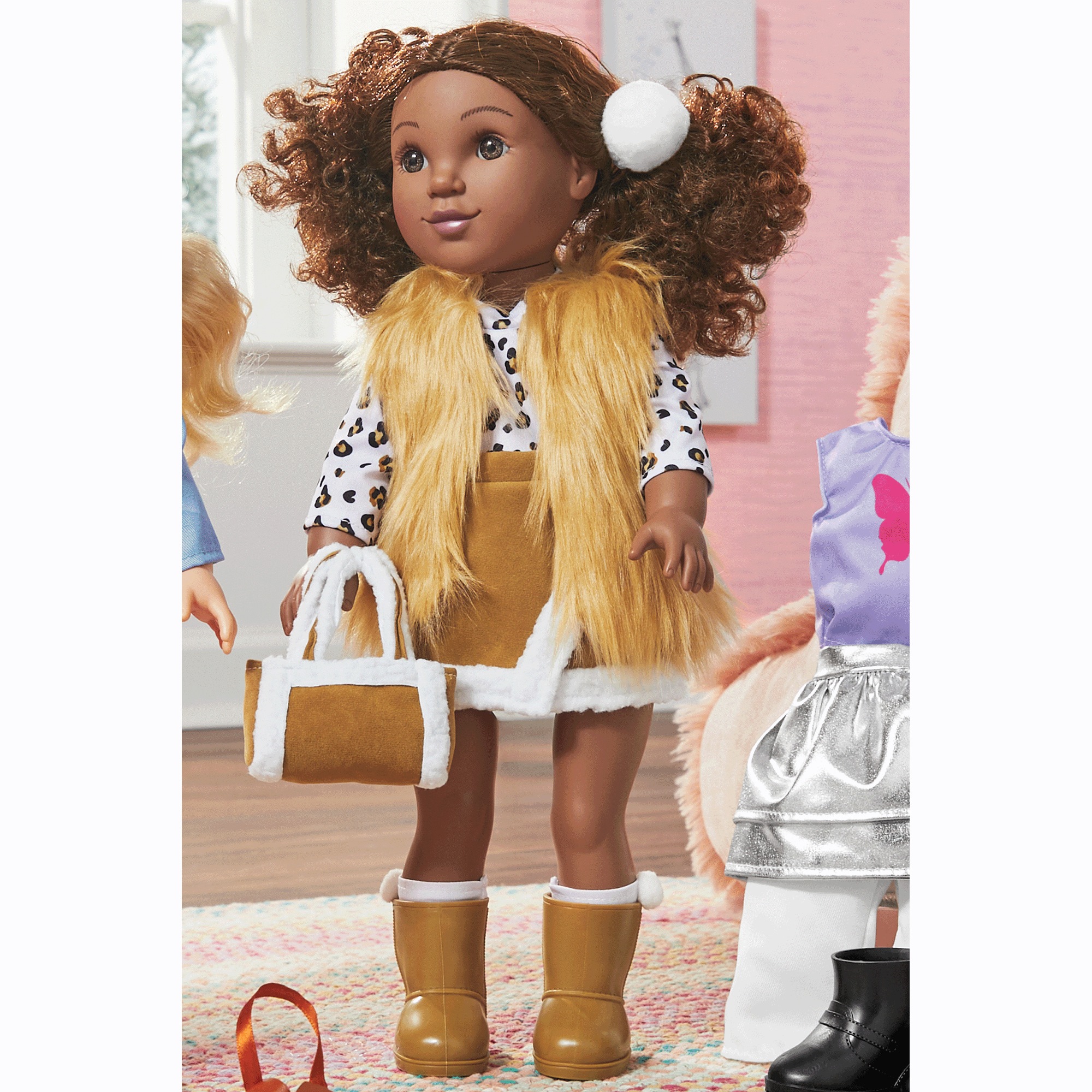 In Style Girl Doll with Set of 3 Outfits 3 In Style Girl Doll with Set of 3 Outfits
