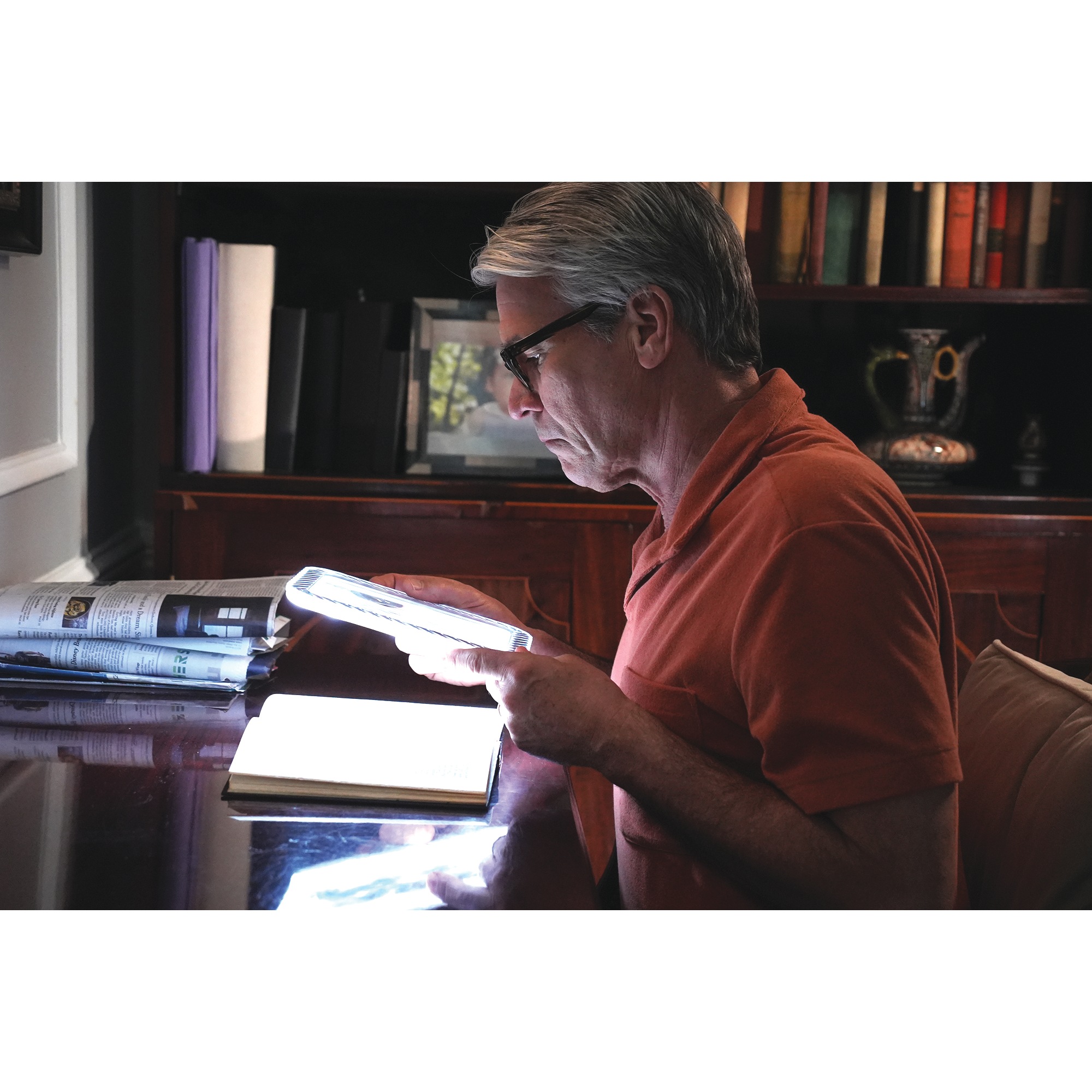 Eye Candy LED Lighted Magnifier 8 Eye Candy LED Lighted Magnifier