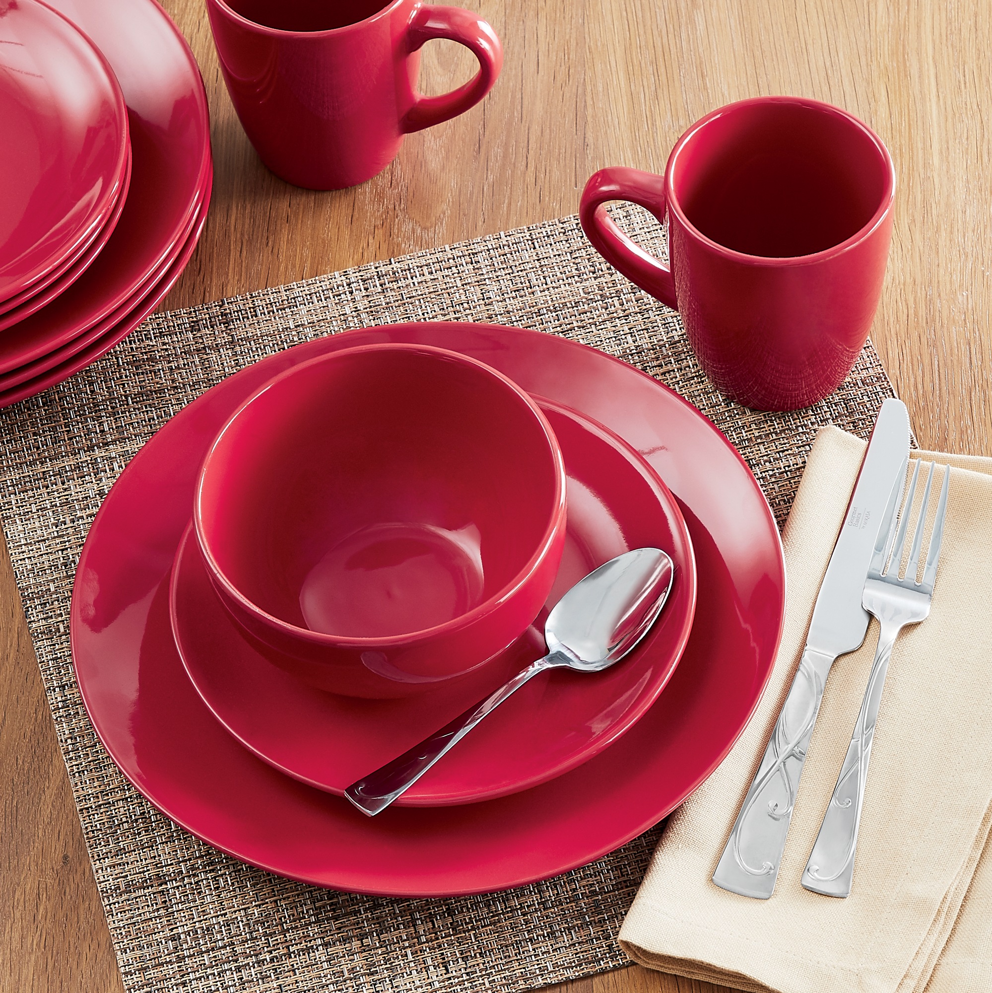 16-Piece Round Dinnerware Set