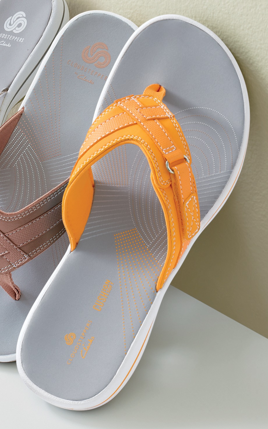 Clarks Women's Breeze Sea Thong 8 Clarks Women's Breeze Sea Thong