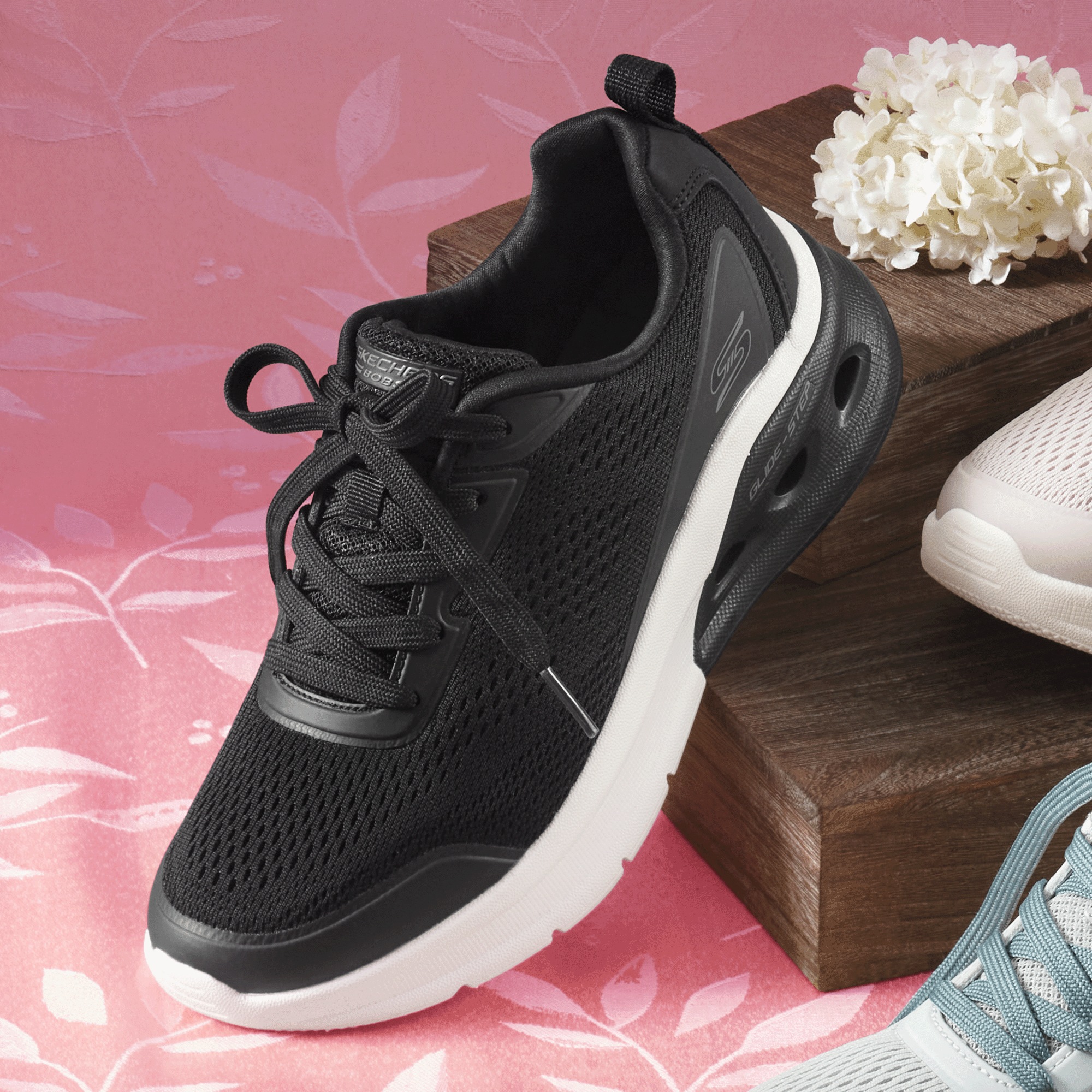 BOBS Women's Sport Arc Waves 2.0 Now In Shoe by Skechers