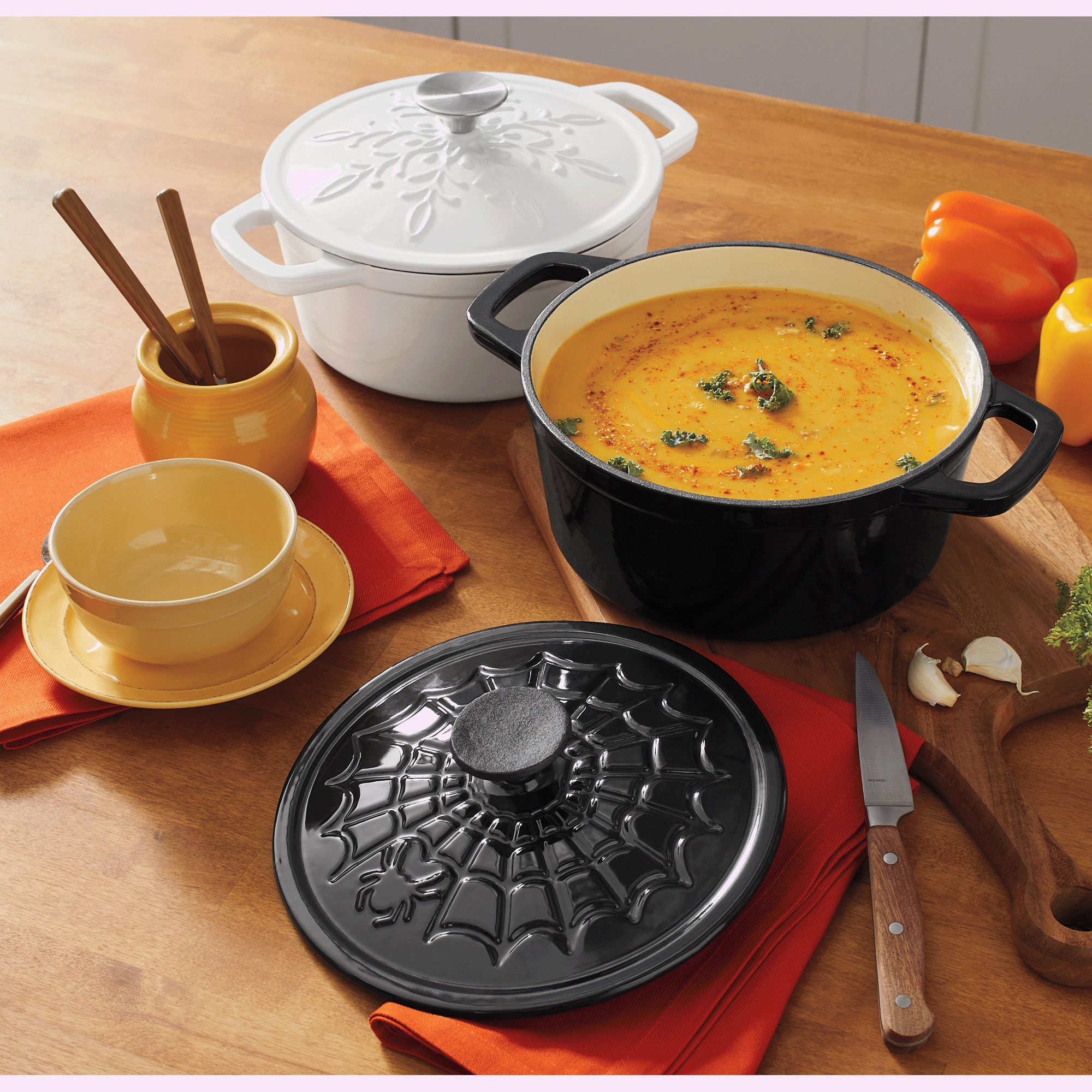 3-Quart Seasonal Enameled Cast Iron Dutch Oven