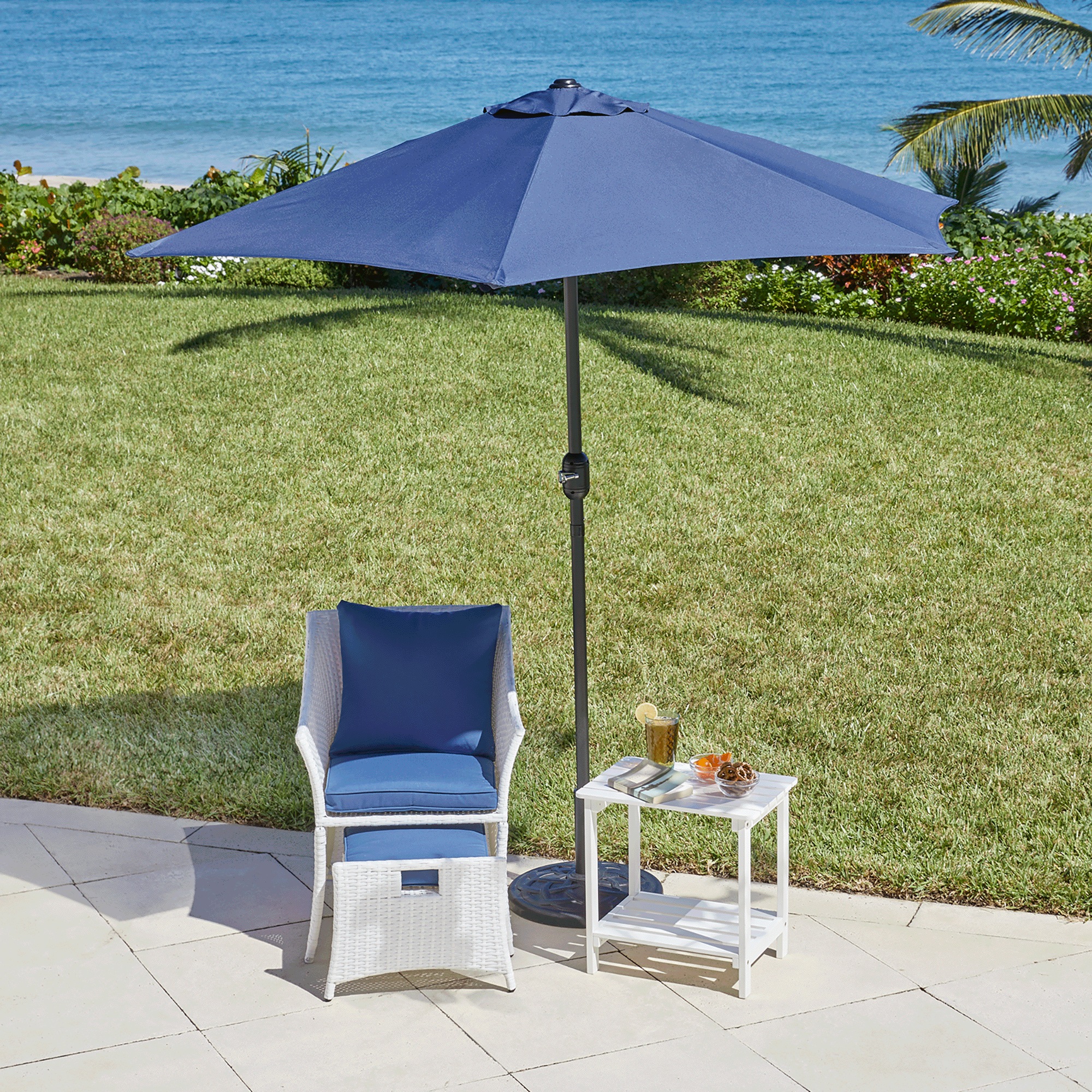 8' Umbrella 4 8' Umbrella