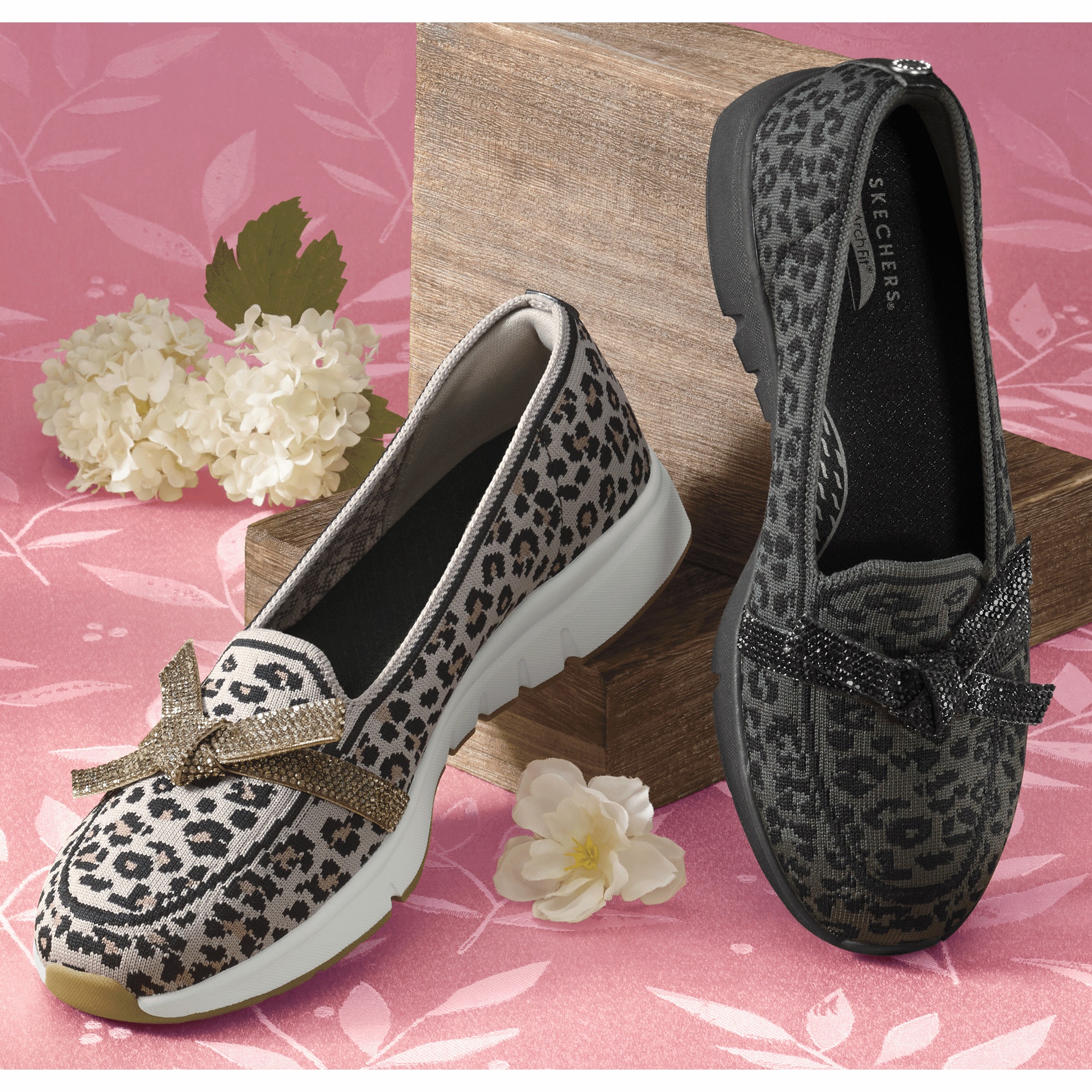 Skechers Women's Arch Fit Living Loafer