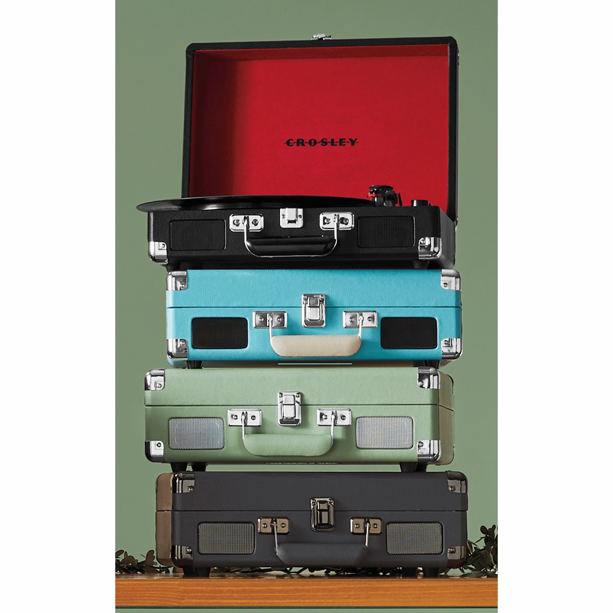 Crosley Cruiser Plus with Bluetooth