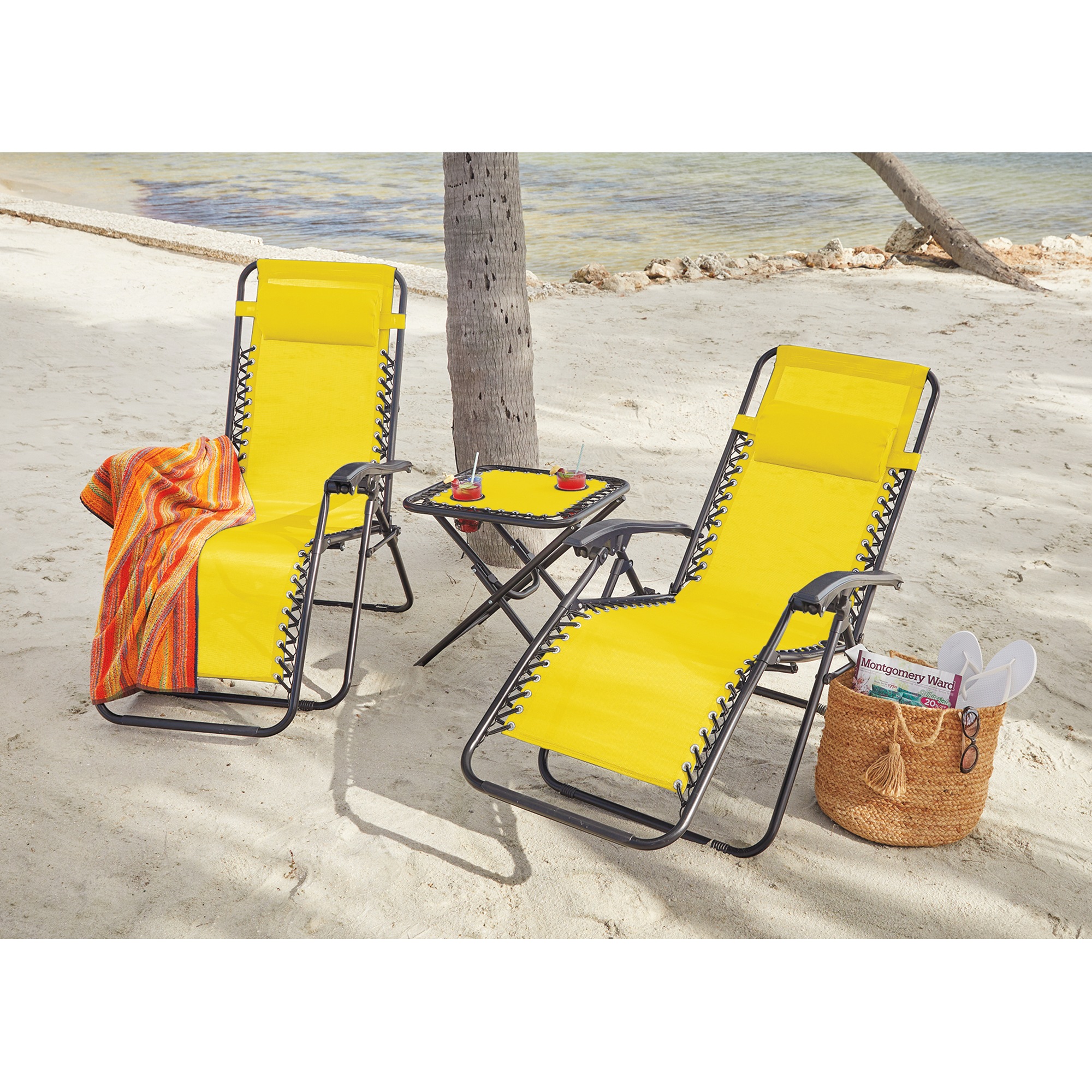 3-Piece Outdoor Lounge Set 3 3-Piece Outdoor Lounge Set