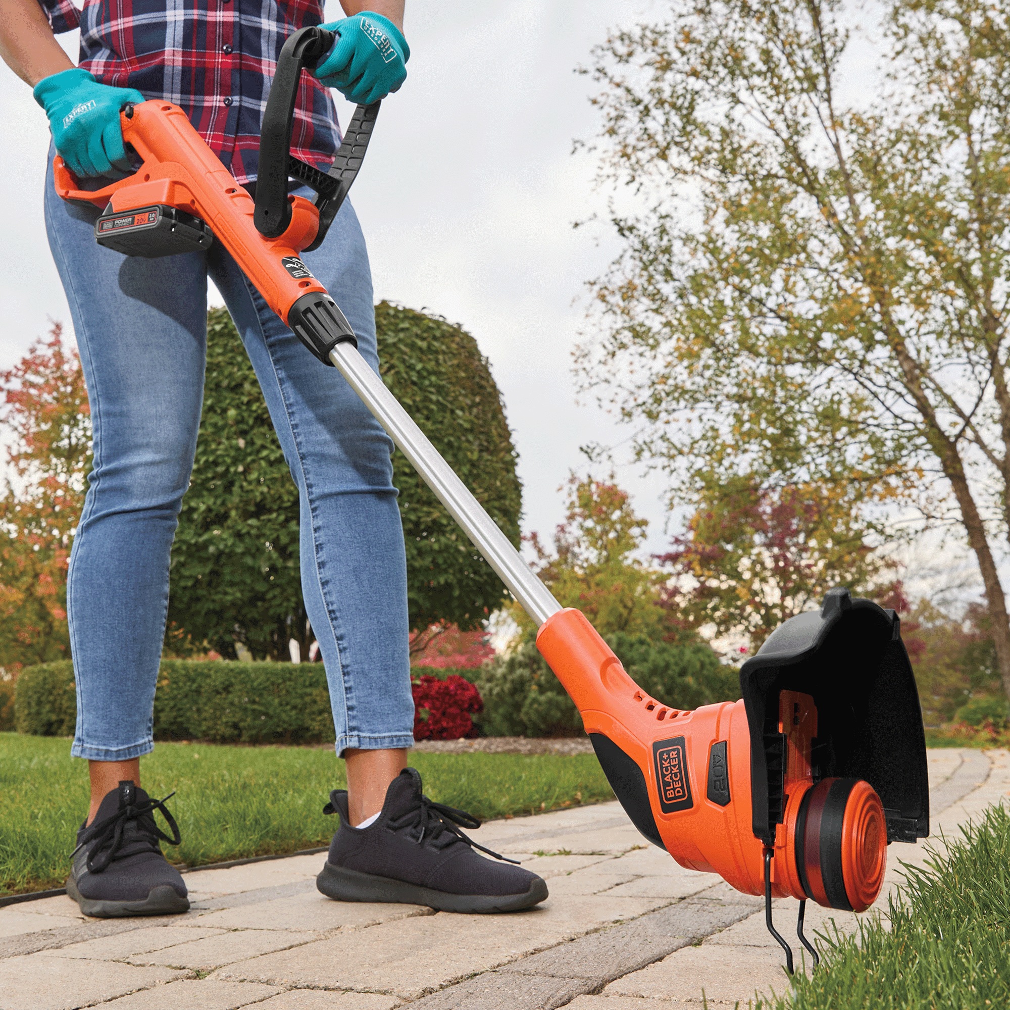 BLACK+DECKER 20V 3-in-1 Cordless Mower/Trimmer 5 BLACK+DECKER 20V 3-in-1 Cordless Mower/Trimmer