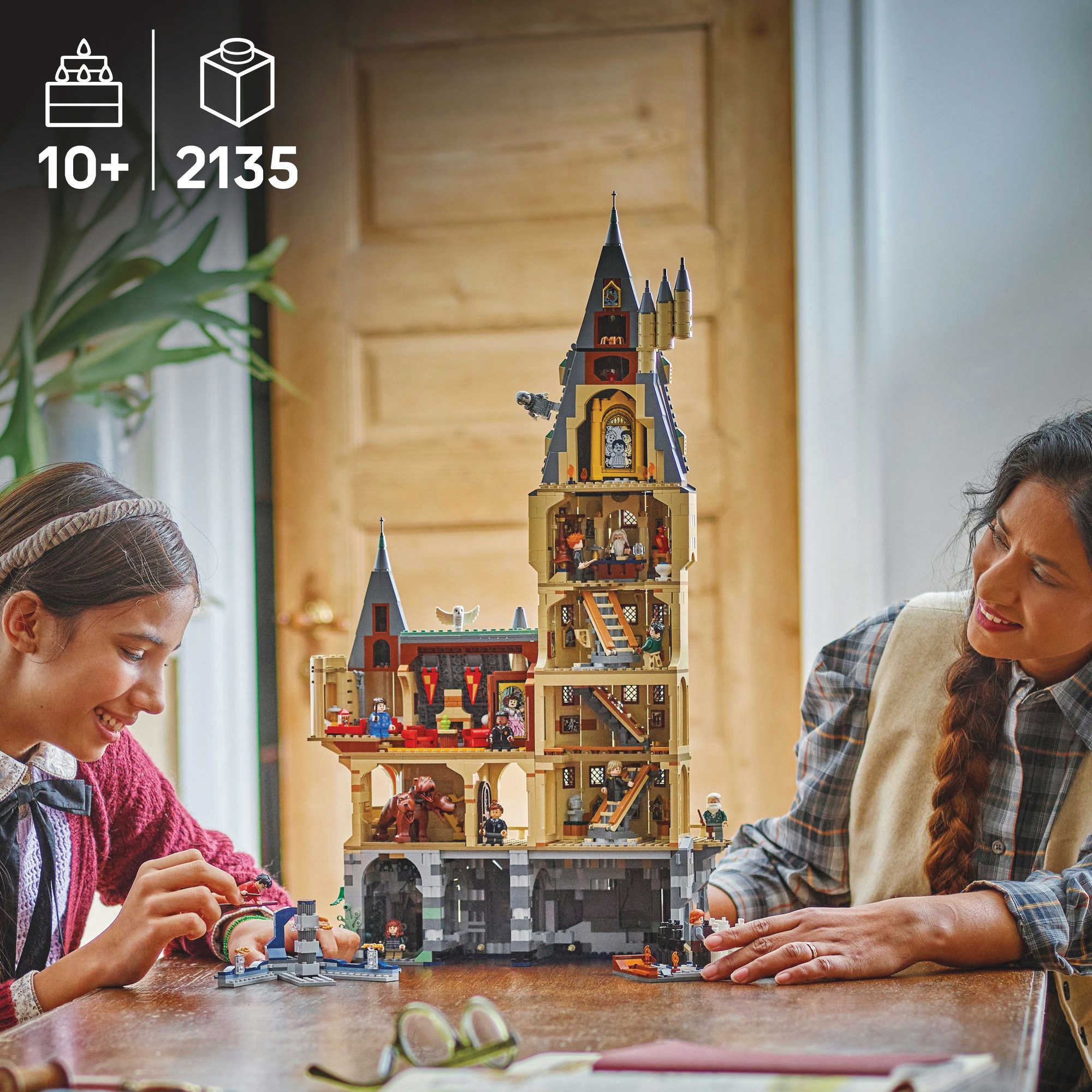 LEGO Harry Potter Hogwarts Castle: The Main Tower 9 LEGO Harry Potter Hogwarts Castle: The Main Tower