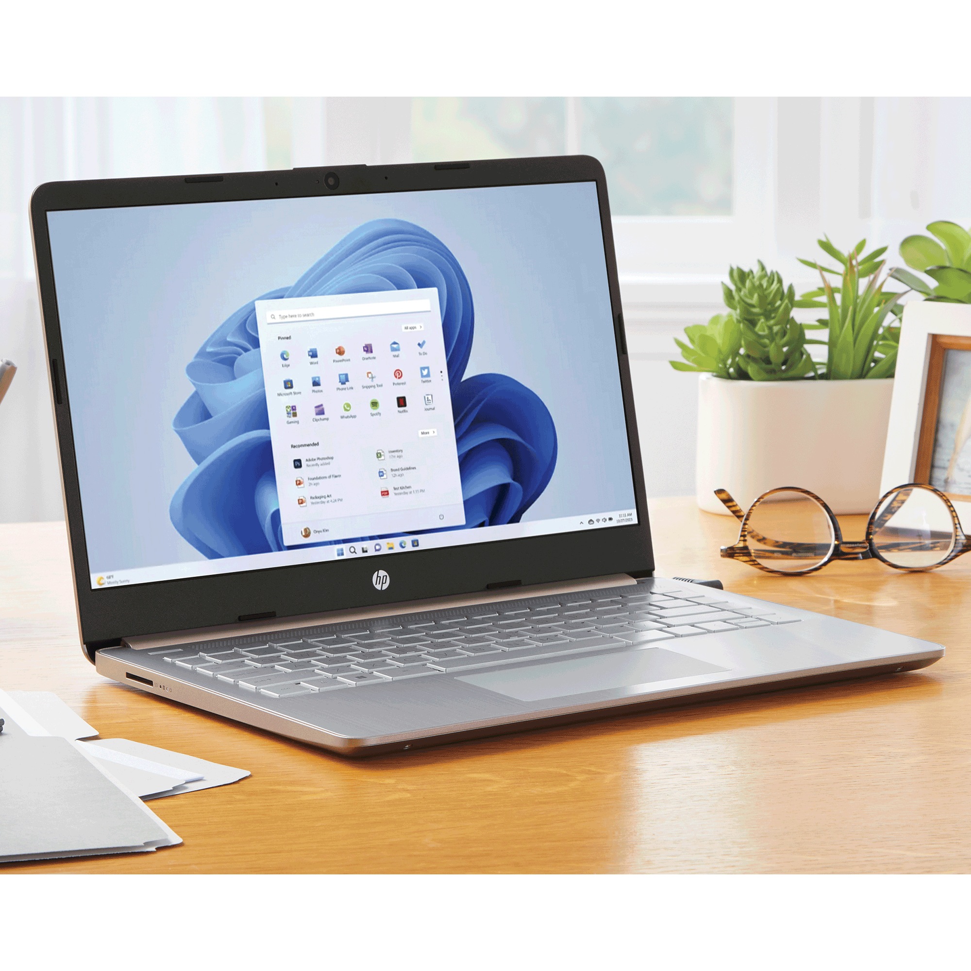 HP 14" Laptop 3 HP 14" Laptop