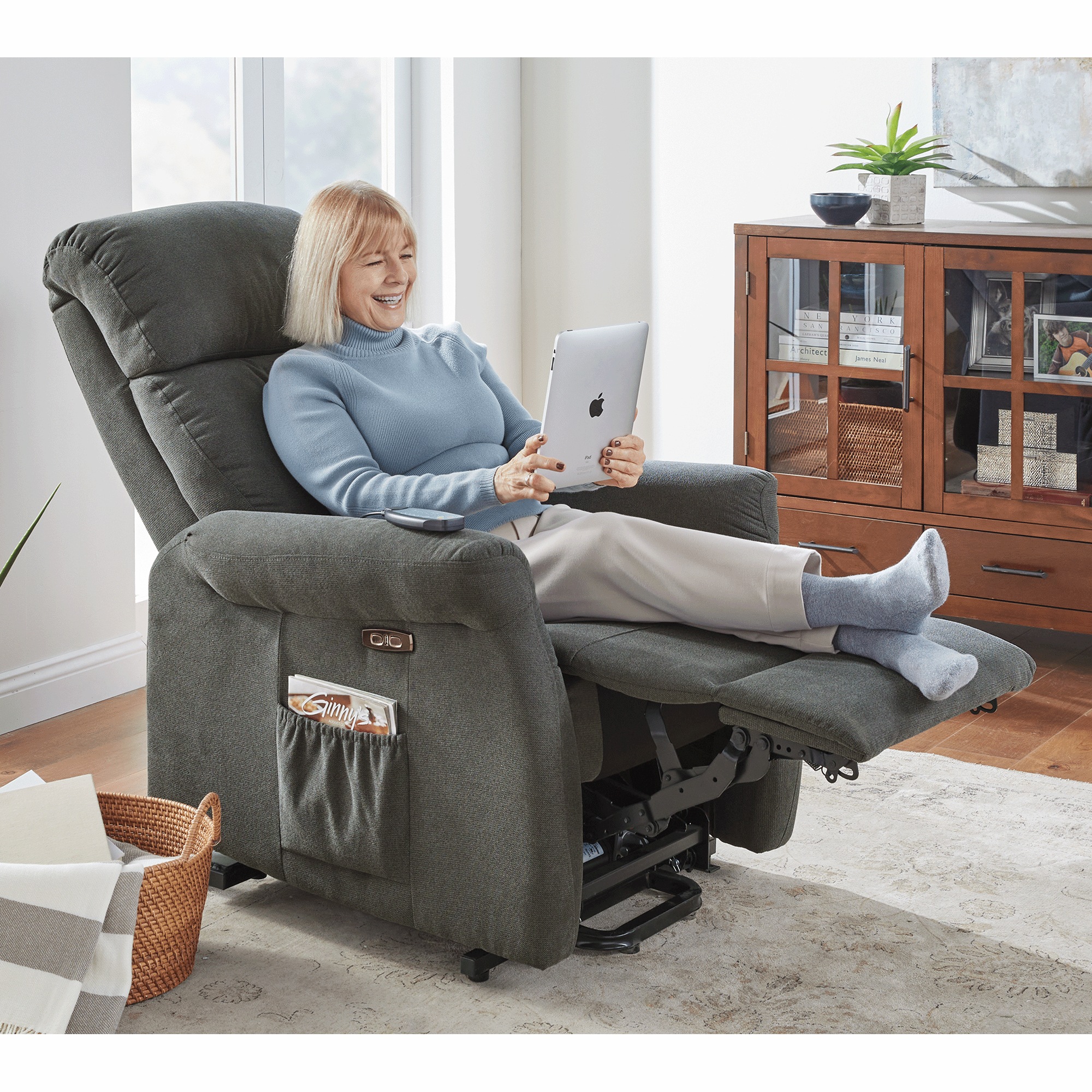 Lay-Flat Powered Lift Recliner
