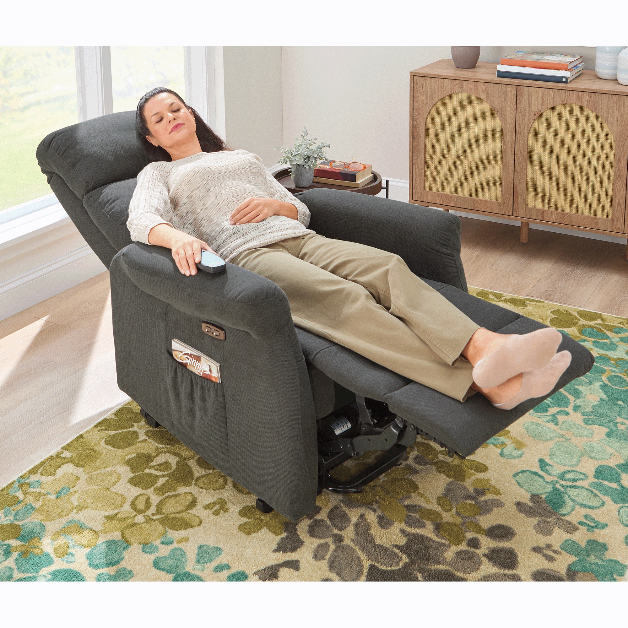 Lay-Flat Powered Lift Recliner 3 Lay-Flat Powered Lift Recliner