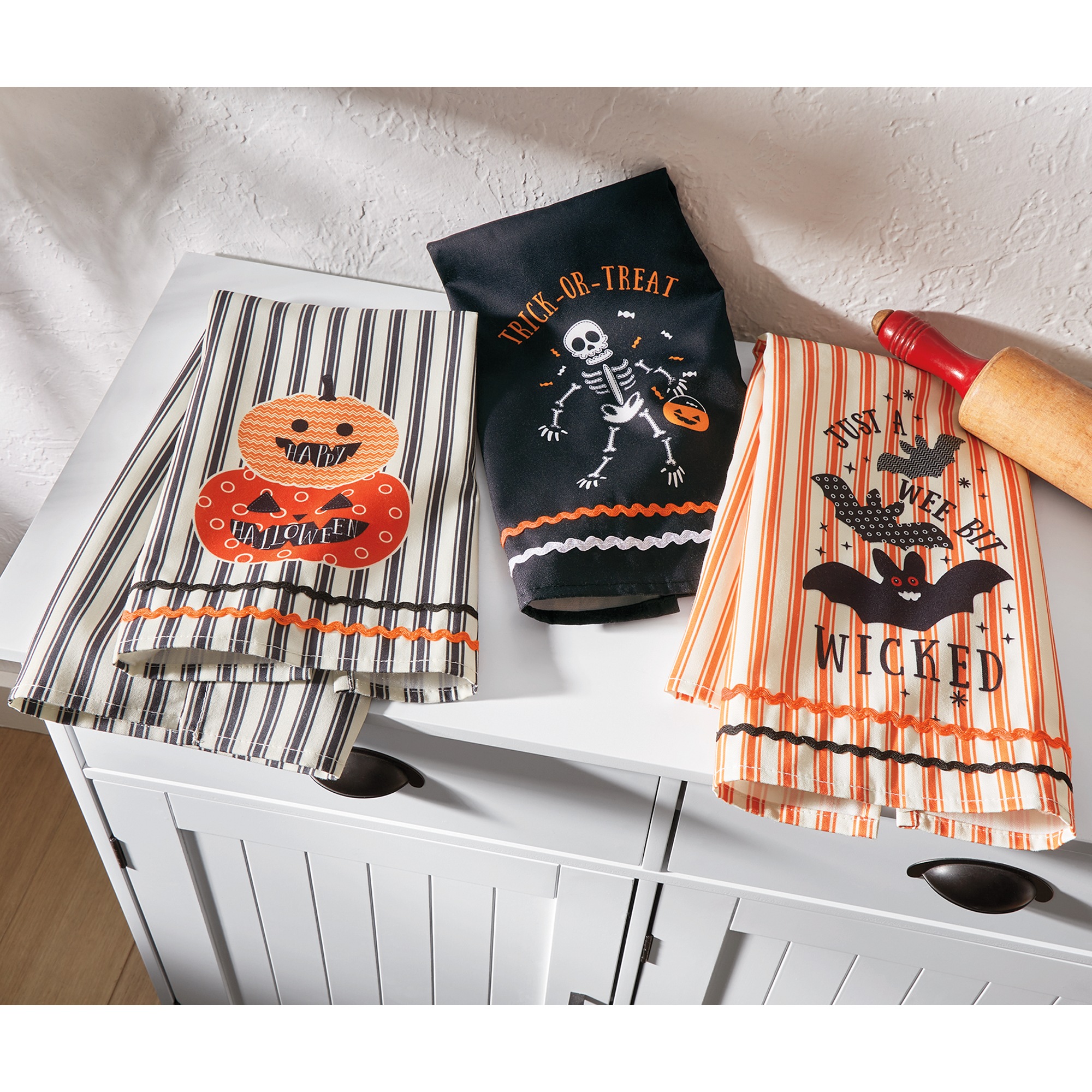Set Of 3 Halloween Kitchen Towels