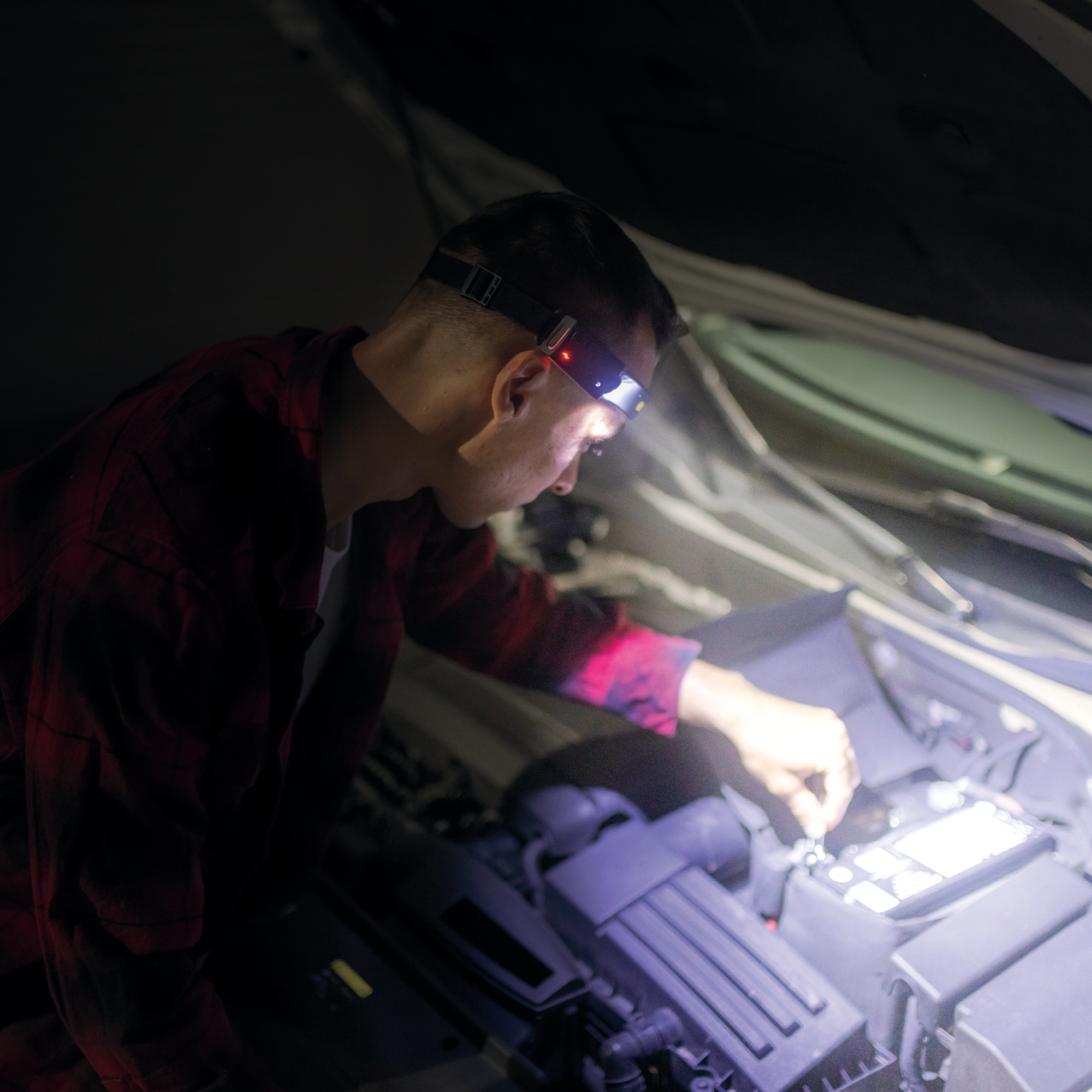 Max Blast 2-in-1 Duo Headlight 8 Max Blast 2-in-1 Duo Headlight