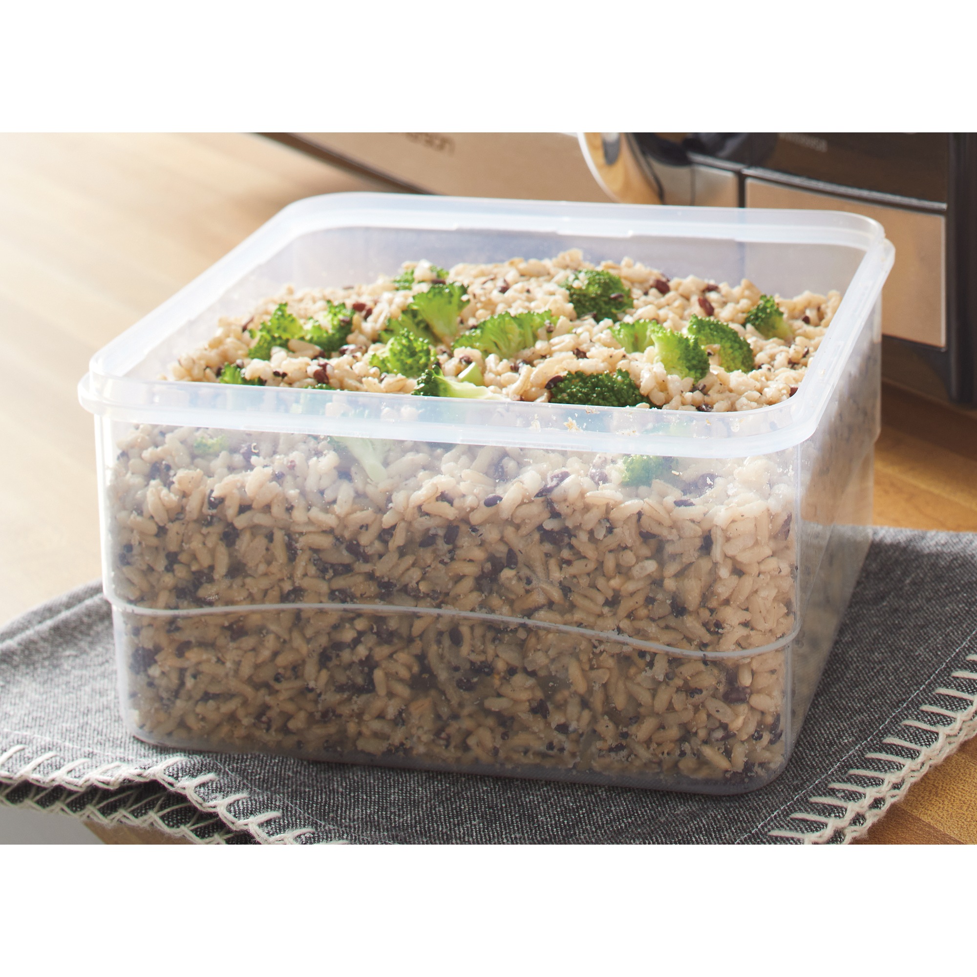 16-Piece BPA-Free Food Storage Set with Locking Lids 3 16-Piece BPA-Free Food Storage Set with Locking Lids