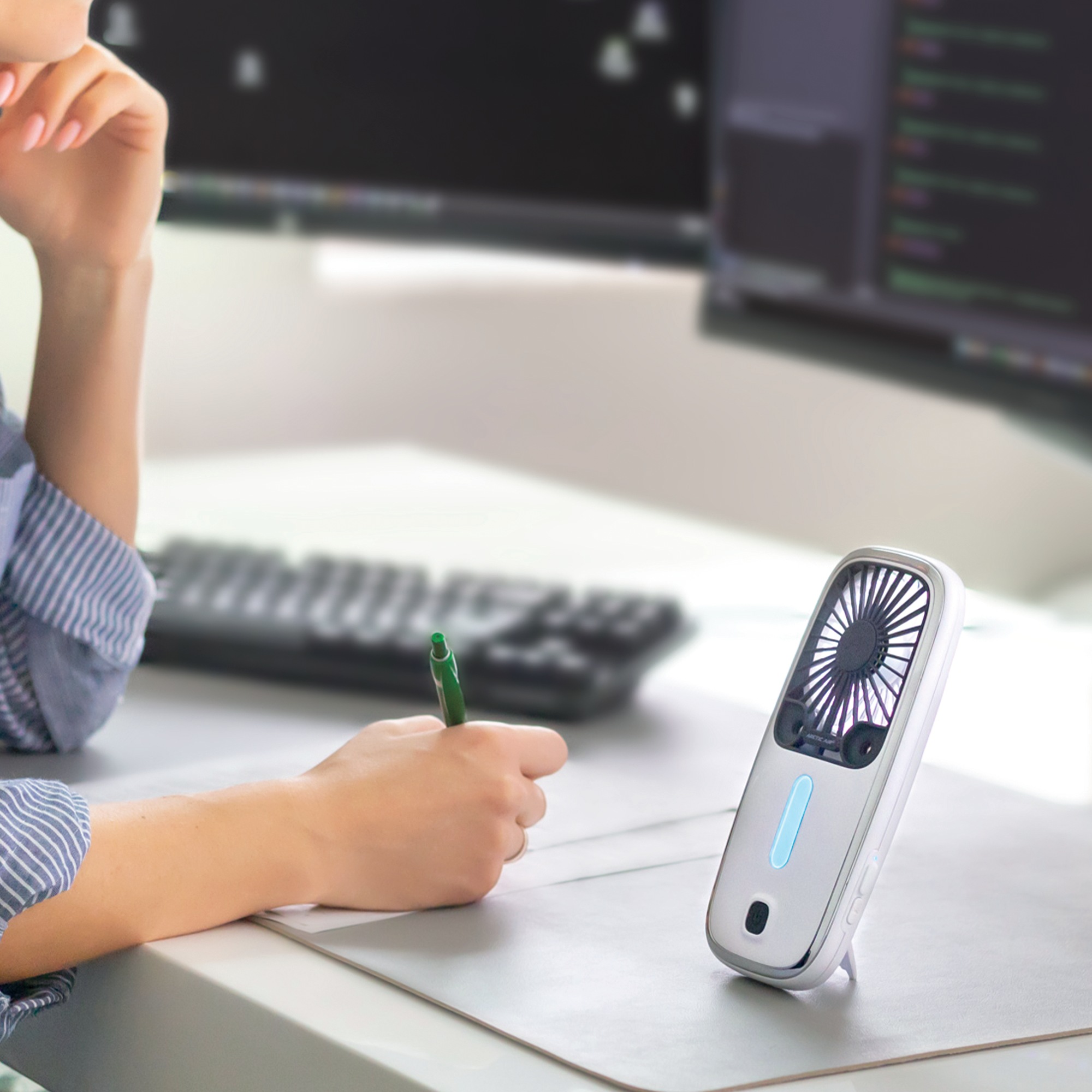 Arctic Air Pocket Chill Personal Cooling-Mist Fan 5 Arctic Air Pocket Chill Personal Cooling-Mist Fan