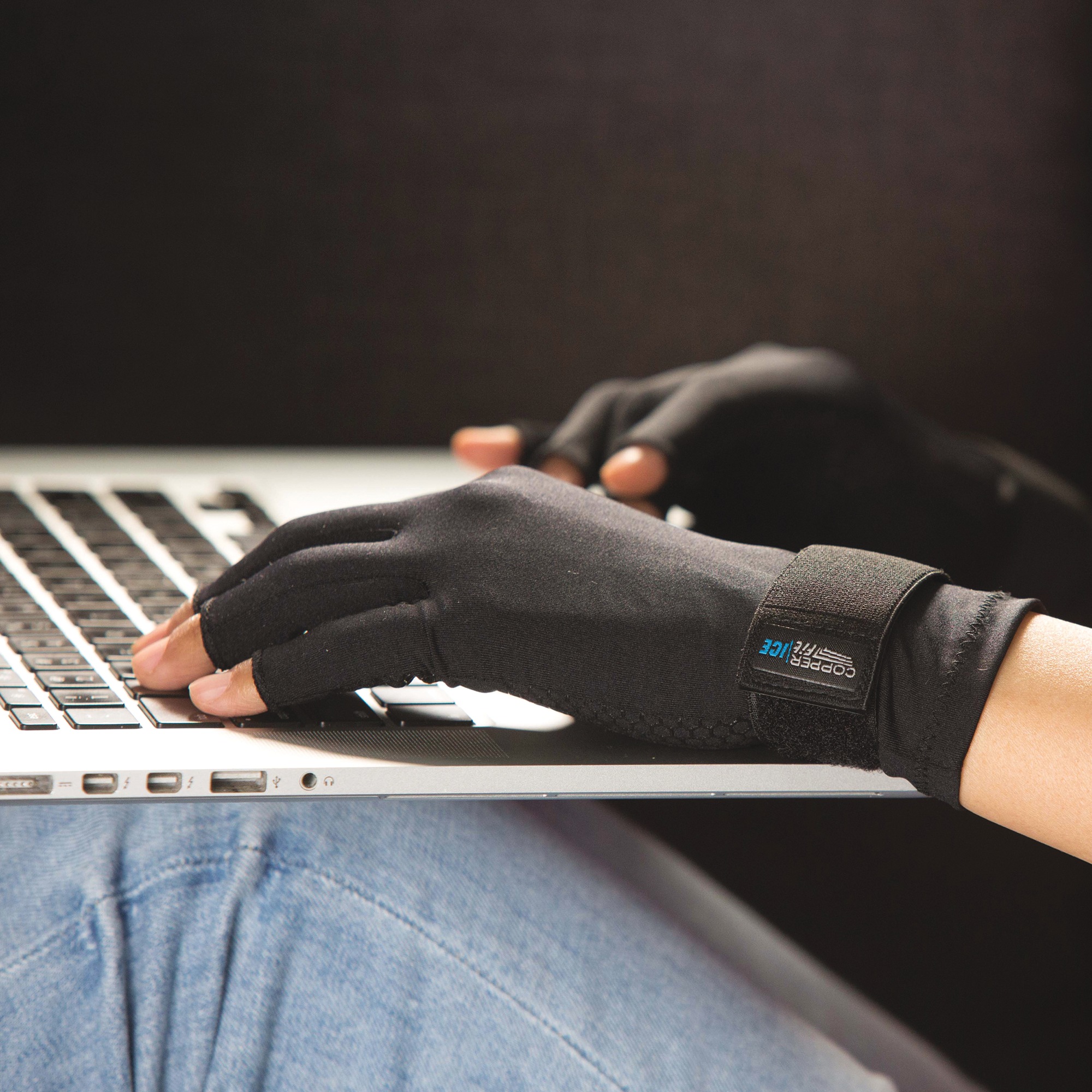 Copper Fit Ice Compression Gloves 4 Copper Fit Ice Compression Gloves