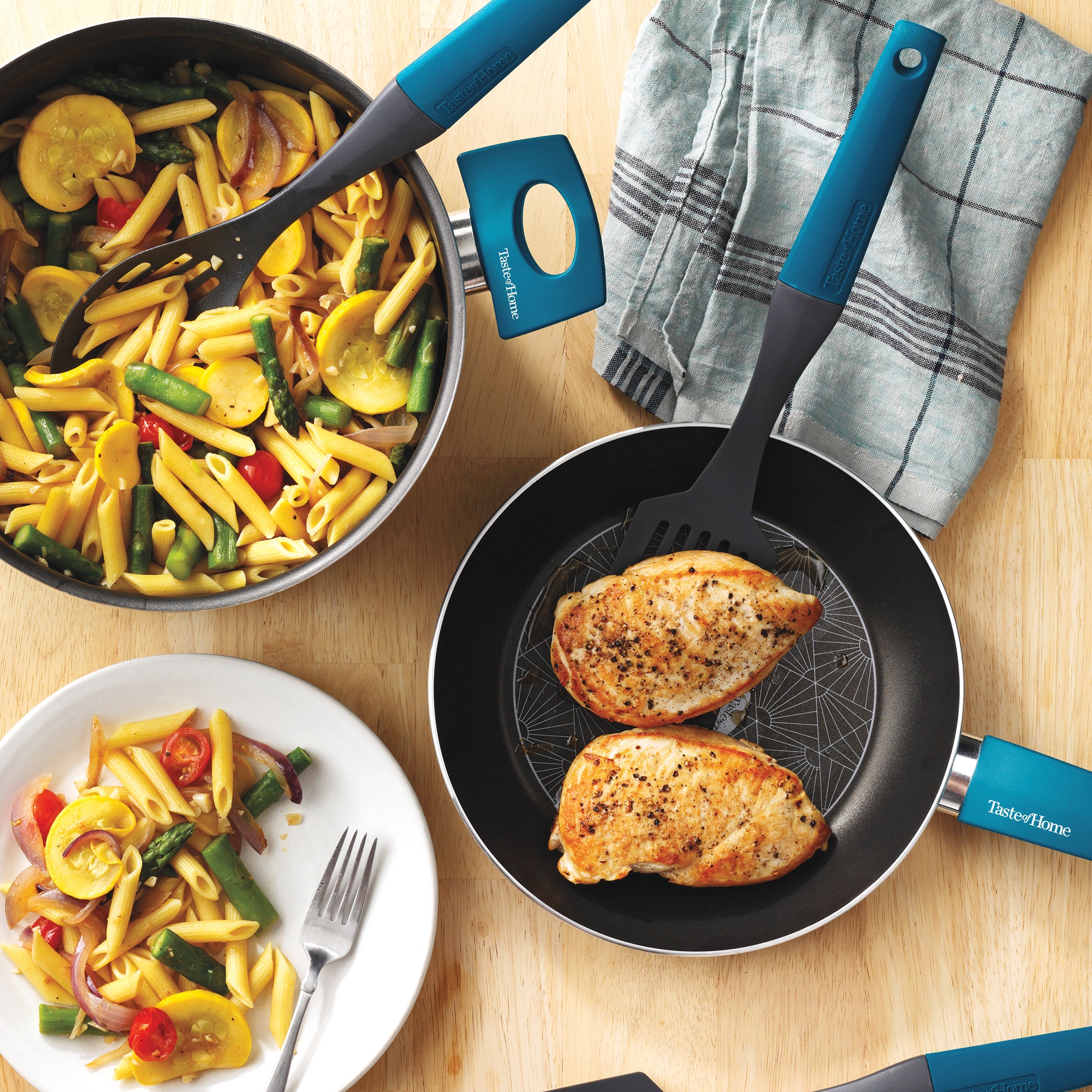 Taste of Home 9.5" Nonstick Aluminum Skillet 6 Taste of Home 9.5" Nonstick Aluminum Skillet