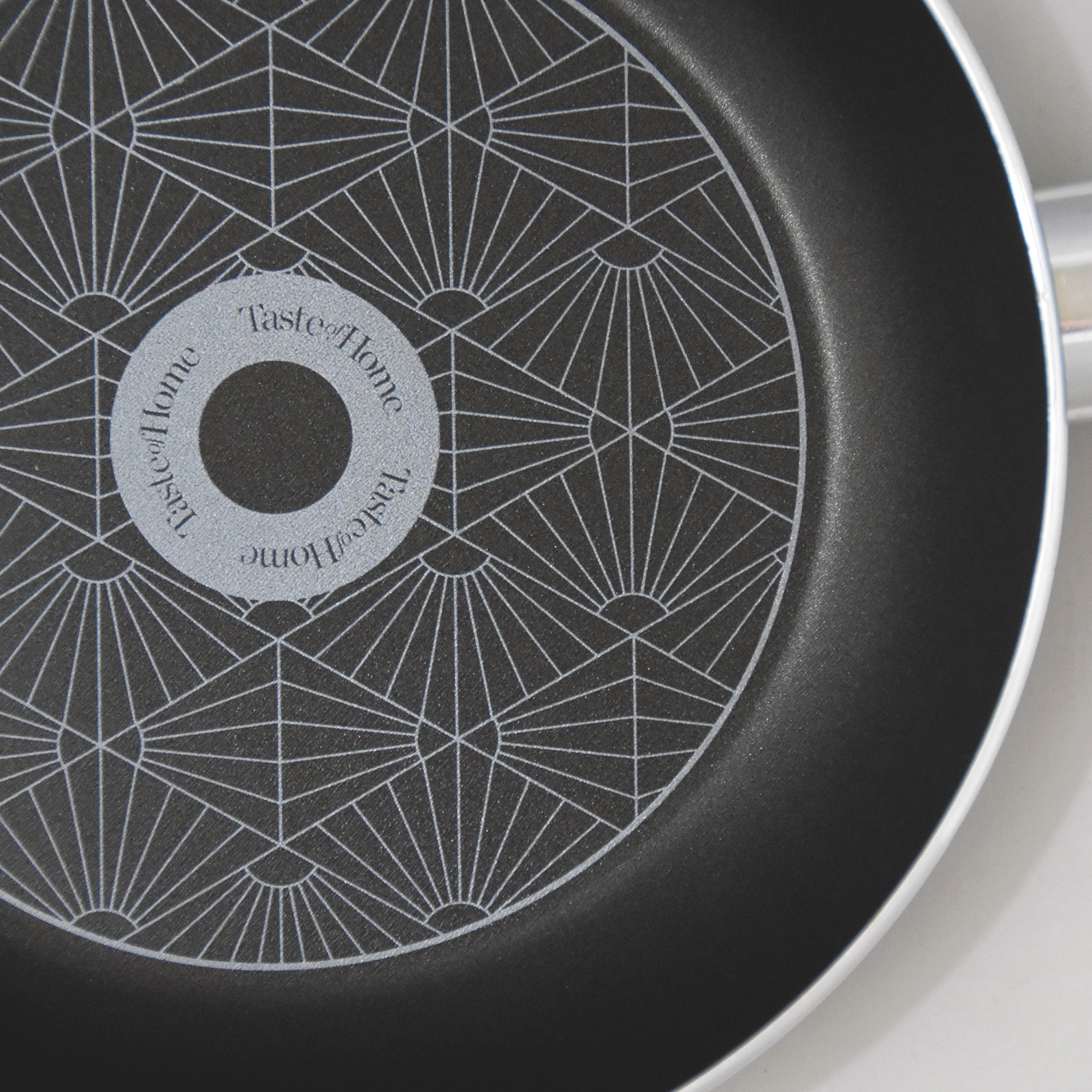 Taste of Home 9.5" Nonstick Aluminum Skillet 8 Taste of Home 9.5" Nonstick Aluminum Skillet